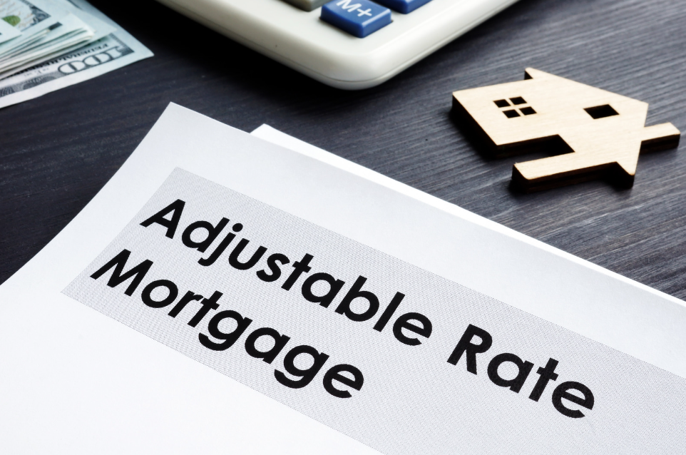 How to Choose Between Fixed-Rate Mortgage and Adjustable-Rate Mortgage When Applying for a Loan?